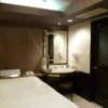 ホテルLios（リオス）(渋谷区/ラブホテル)の写真『403号室（入口横から部屋奥）』by 格付屋