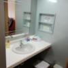 GOLF保土ヶ谷(横浜市保土ケ谷区/ラブホテル)の写真『612号室利用。洗面所を別角度からです。VIP室なのでバスローブがあります。』by キジ