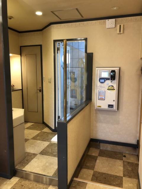 ホテル女神(浜松市/ラブホテル)の写真『33号室清算機』by 一刀流