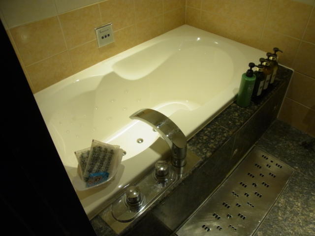 LISTO(リスト)(新宿区/ラブホテル)の写真『212号室 浴室』by ホテルレポったー
