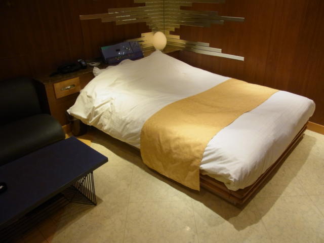 LISTO(リスト)(新宿区/ラブホテル)の写真『212号室 ベッド』by ホテルレポったー