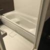 池袋グランドホテル(豊島区/ラブホテル)の写真『(403号室)浴槽。２人で入っても十分な広さです。』by こーめー