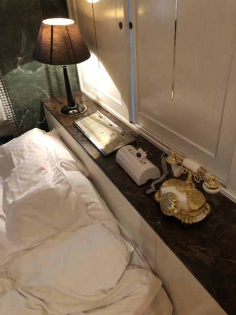 ラモード新宿(新宿区/ラブホテル)の写真『312号室 ベッド頭部 コントロールパネル』by サトナカ