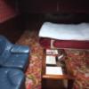 ホテルさくら 富里(富里市/ラブホテル)の写真『112号室　ベッドとソファー』by かーたー