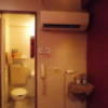 HOTEL Fine(ファイン)(新宿区/ラブホテル)の写真『303号室トイレ&amp;エアコン&amp;備品』by 情報屋Ｘ