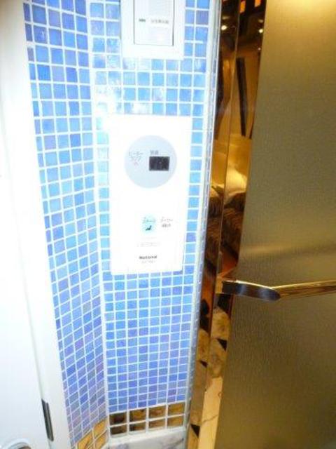 HOTEL GRAY(グレイ)(新宿区/ラブホテル)の写真『103号室（浴室はスチームサウナ機能つき）』by 格付屋