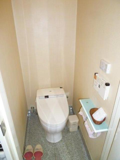 HOTEL GRAY(グレイ)(新宿区/ラブホテル)の写真『103号室（トイレはTOTOウォシュレット）』by 格付屋