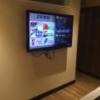 HOTEL ZERO MARUYAMA(渋谷区/ラブホテル)の写真『301号室 ベッドから入口方向を見た室内と大型TV』by ACB48