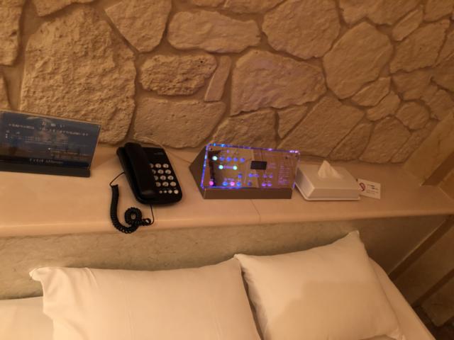 ホテル アテネ(柏市/ラブホテル)の写真『511号室 ベッド頭部の照明コントロール盤』by サトナカ