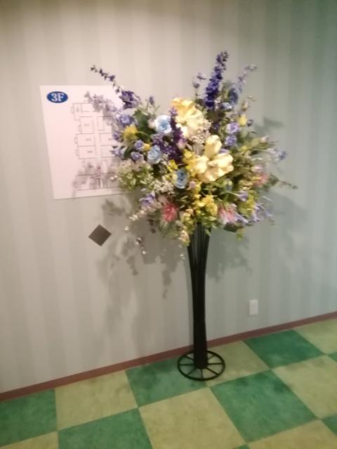 HOTEL FUGA（フーガ）(小田原市/ラブホテル)の写真『306号室利用。三階踊り場です。花で見取り図が。』by キジ