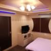HOTEL FUGA（フーガ）(小田原市/ラブホテル)の写真『306号室利用。部屋全体はこんな感じです。ブラックライトがありますね。』by キジ