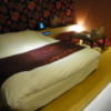 MAX IN(マックスイン)(千葉市花見川区/ラブホテル)の写真『307号室 ベッドと座卓』by ホテルレポったー