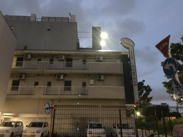 ルミエール(横浜市磯子区/ラブホテル)の写真『夜の外観』by まさおJリーグカレーよ
