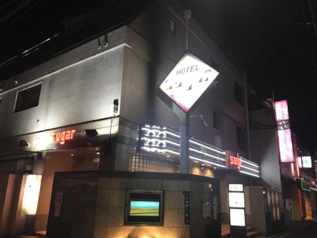 ホテル　シュガー(台東区/ラブホテル)の写真『夜の外観』by まさおJリーグカレーよ