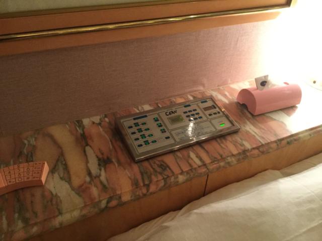 HOTEL CEAN新宿（セアン）(新宿区/ラブホテル)の写真『403号室 ベッド上部(照明・空調・有線放送スイッチ)』by ACB48