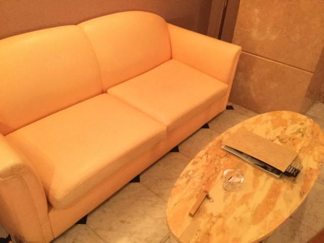 HOTEL CEAN新宿（セアン）(新宿区/ラブホテル)の写真『403号室 テーブル、ソファ』by ACB48
