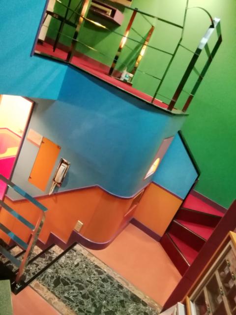 愛花夢(アイカム)(小田原市/ラブホテル)の写真『205号室利用。応接間に上がると、更に上への階段があります。』by キジ
