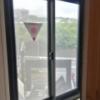 レステイ ティナグレイス(秦野市/ラブホテル)の写真『303号室利用。ベッドの頭の窓からの景色はこんな感じ。』by キジ