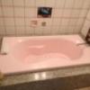 レステイ ティナグレイス(秦野市/ラブホテル)の写真『303号室利用。ジャグジー付きの浴槽です。』by キジ