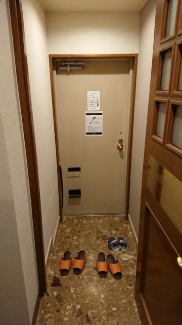 HOTEL R&N（レストアンドネスト）(蕨市/ラブホテル)の写真『403号室 玄関』by なつやま