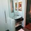 デザイナーズホテルR(小田原市/ラブホテル)の写真『1号室利用。お風呂から見た洗面所です。』by キジ