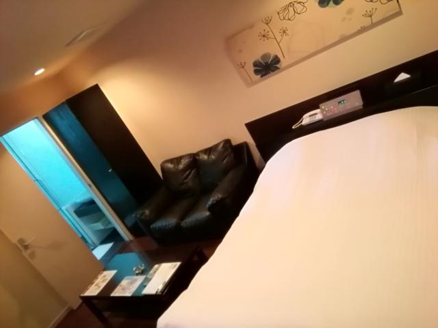 デザイナーズホテルR(小田原市/ラブホテル)の写真『1号室利用。逆サイドからの部屋です。』by キジ
