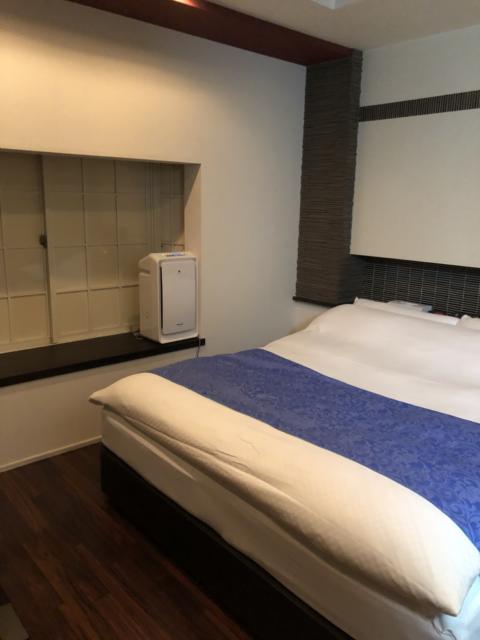 HOTEL アスタプロント(浜松市/ラブホテル)の写真『203号室ベッド』by 一刀流