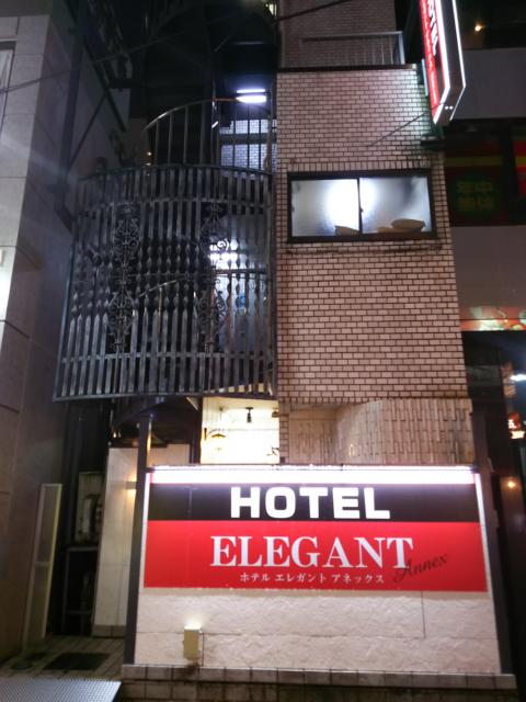 閉店？したホテル(ID:116949)(台東区/ラブホテル)の写真『正面より、夜の入口外観』by ルーリー９nine