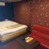 HOTEL RIO（リオ）(新宿区/ラブホテル)の写真『406号室、ベッド・ソファー』by 爽やかエロリーマン