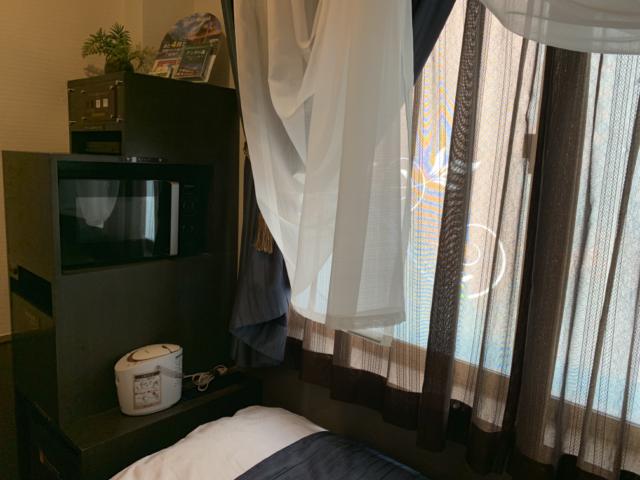 Petit Bali(プティバリ) 東新宿(新宿区/ラブホテル)の写真『355号室入り口正面窓』by isam090