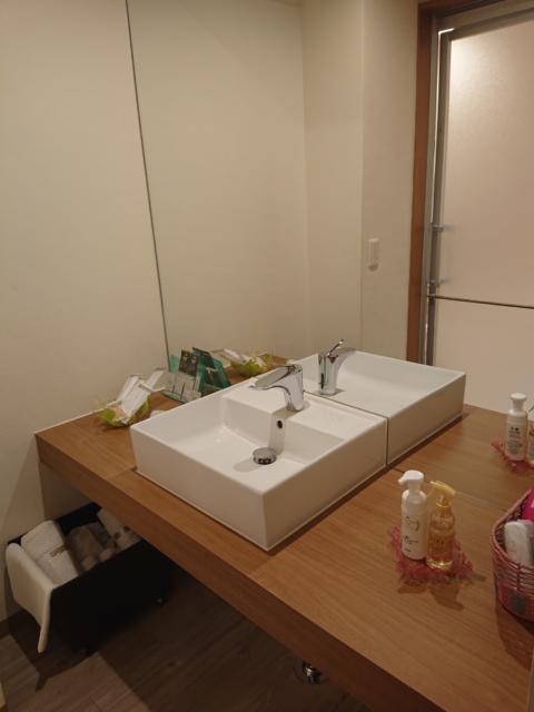 HOTEL La i（ライ）(渋谷区/ラブホテル)の写真『102号室、化粧台』by 爽やかエロリーマン