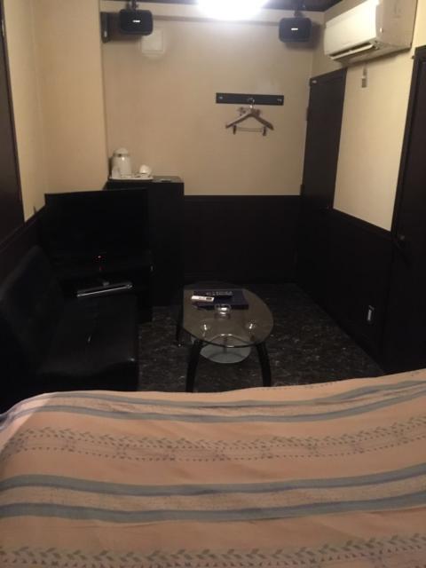 キャメルイン(立川市/ラブホテル)の写真『112号室　ベッド奥からの光景』by 都まんじゅう