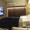 HOTEL GRANSKY（グランスカイ）(墨田区/ラブホテル)の写真『501号室　ベッド、VOD(Titanic)』by にぃにぃ22にニィ
