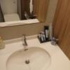 ホテル大山(新宿区/ラブホテル)の写真『203号室 トイレ向かいの洗面スペース』by 舐めたろう