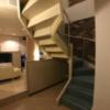 ホテル101(浜松市/ラブホテル)の写真『01号室 部屋に入るとイキナリメゾネットの階段があります』by ま〜も〜る〜