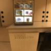 ホテル101(浜松市/ラブホテル)の写真『01号室 アダルト販売機。下の扉内に持ち込み冷蔵庫』by ま〜も〜る〜