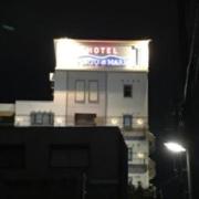 ポルト・ディ・マーレ 神戸(神戸市東灘区/ラブホテル)の写真『夜の外観』by まさおJリーグカレーよ