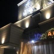 HOTEL LUNA（ルナ）(香芝市/ラブホテル)の写真『夜の外観』by まさおJリーグカレーよ