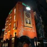 AILEAN DONAN（アイリーンドナン）町田店(相模原市/ラブホテル)の写真『夜の外観』by miffy.GTI