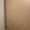 HOTEL みゅーず(大阪市/ラブホテル)の写真『205号室  出入口』by ジャーミン