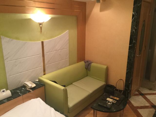 XO新宿(新宿区/ラブホテル)の写真『505号室 ベッド側から見た室内①』by ACB48