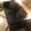 フェアリーウィンク(横浜市中区/ラブホテル)の写真『（204号室）手前にあるソファー。後ろにライトあり。』by こーめー