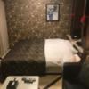 フェアリーウィンク(横浜市中区/ラブホテル)の写真『（204号室）ベッド。』by こーめー