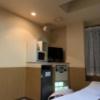 HOTEL ALLY（アリー）(大阪市/ラブホテル)の写真『103号室 ベッドの隣にテレビ』by PINK SCORPION