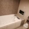 555MOTEL GOTEMBA(御殿場市/ラブホテル)の写真『24号室利用。浴槽です。TVあります。』by キジ