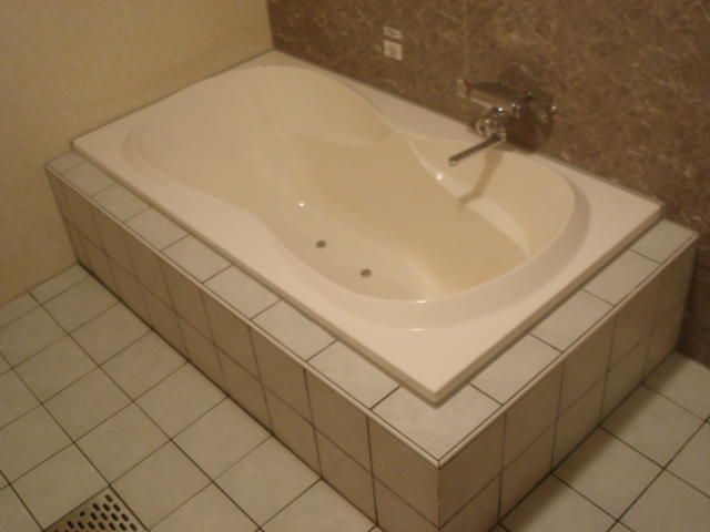 HOTEL GRANDE(川口市/ラブホテル)の写真『408号室浴槽』by こねほ