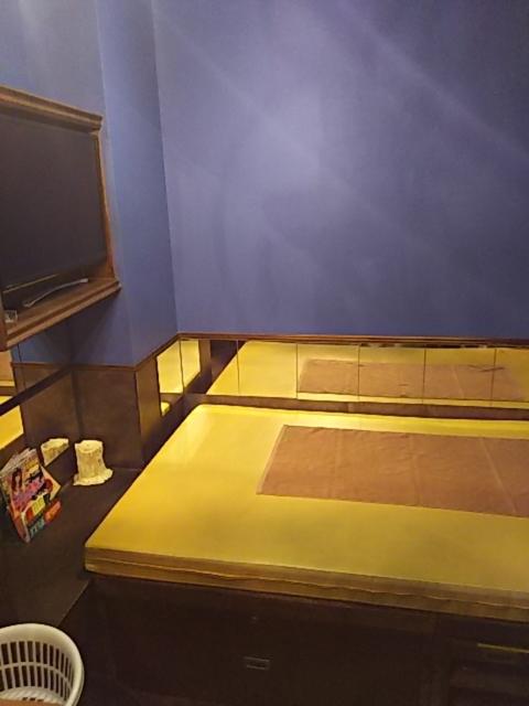レンタルルーム ティアラ(千代田区/ラブホテル)の写真『7号室　ベッド』by 巨乳輪ファン