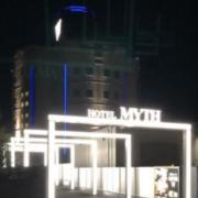 HOTEL MYTH W(ホテル マイス ダブリュー)(坂出市/ラブホテル)の写真『夜の外観』by くんにお