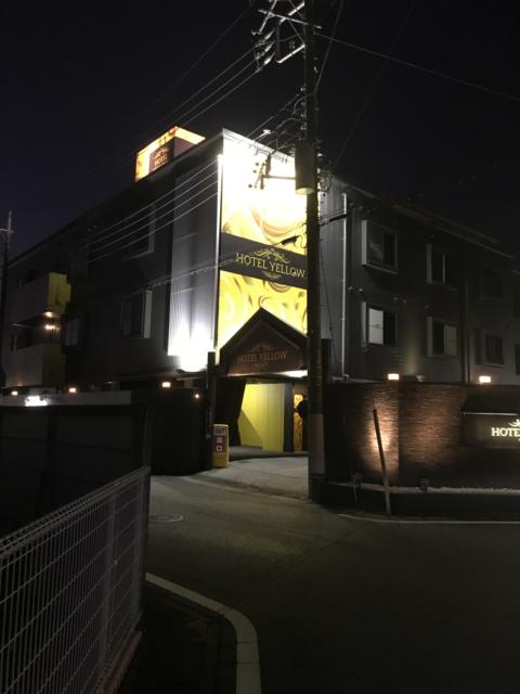 HOTEL YELLOW(宇都宮市/ラブホテル)の写真『夜の外観②』by 少佐