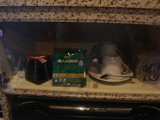 モンリーヴ(川口市/ラブホテル)の写真『401号室コーヒーセット、お茶ティーパック』by こねほ